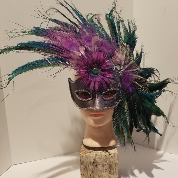 904 Mardi Gras Mask - Picture 2 of 2